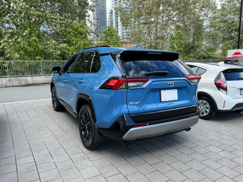2022 Toyota RAV4 Hybrid SE Cavalry Blue 5